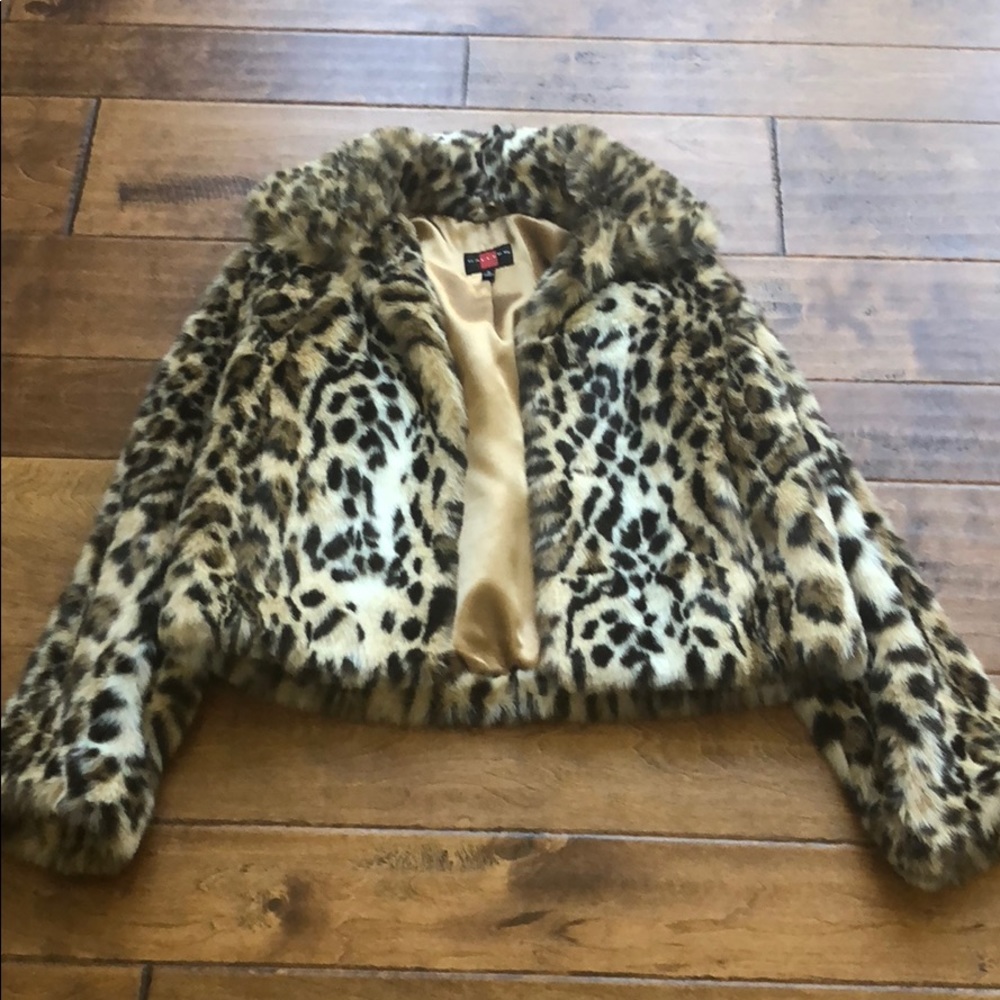 Faux fur leopard coat